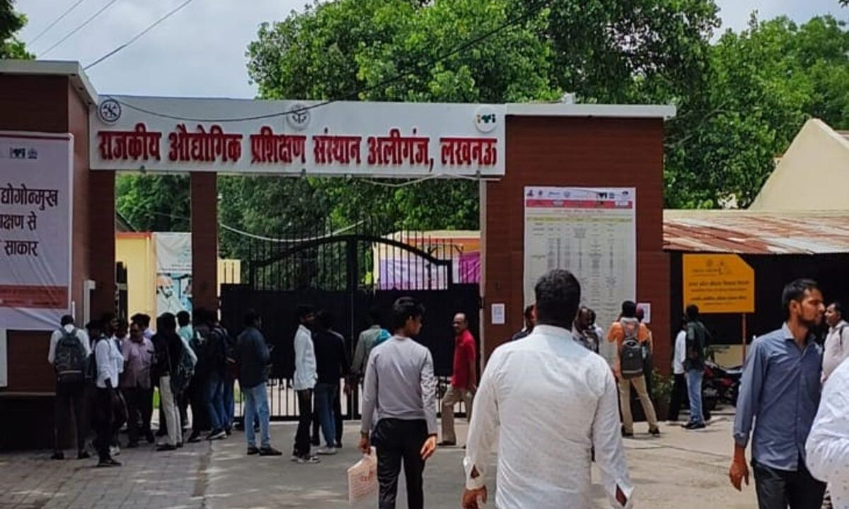 अलीगंज आईटीआई में 8 अप्रैल को रोजगार मेला, प्लंबर व फिटर ट्रेड के युवाओं को मिलेगा 25,700 रुपये तक वेतन