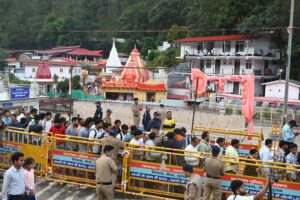कैंची धाम स्थापना दिवस मेले में उमड़ा आस्था का सैलाब, देश-विदेश से पहुंचे लाखों श्रद्धालु