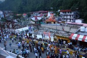 कैंची धाम स्थापना दिवस मेले में उमड़ा आस्था का सैलाब, देश-विदेश से पहुंचे लाखों श्रद्धालु