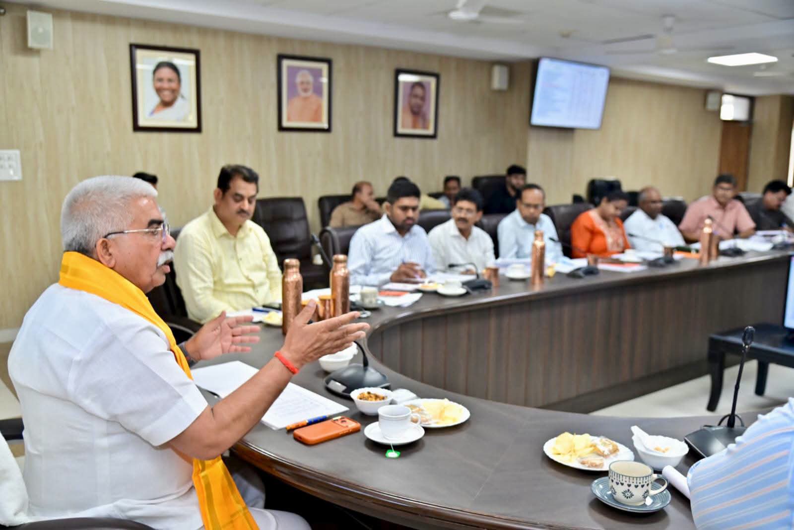 इन: योगी सरकार का खादी पर फोकस, रोजगार और ब्रांडिंग को मिलेगी नई रफ्तार: राकेश सचान